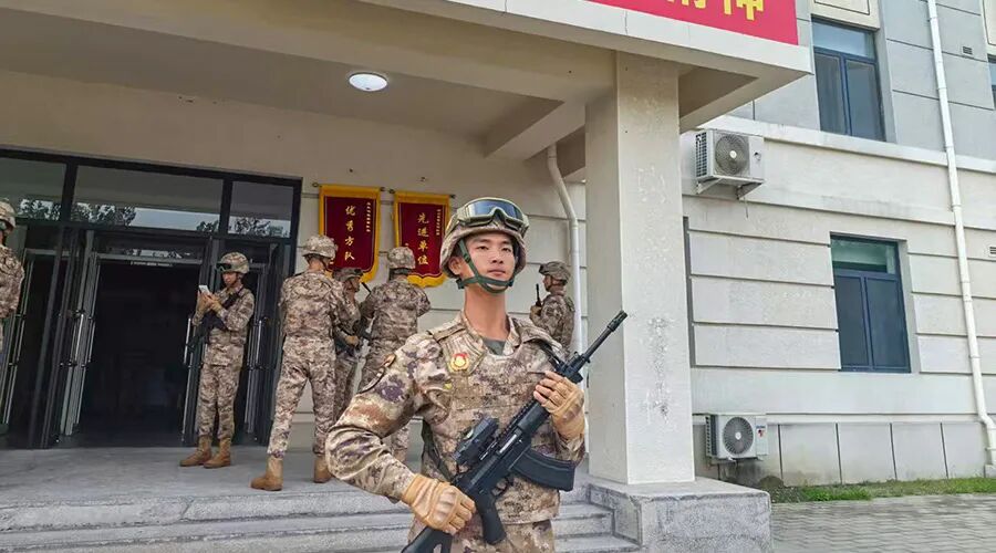 一身荣光、载誉归来！亚游集团储能热烈欢迎受阅预备役方队于凡同志归队